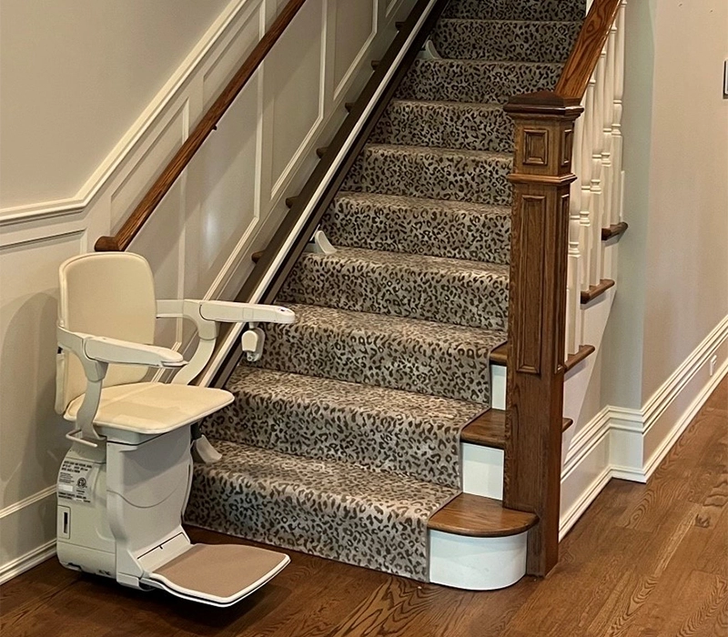 Residential straight stair lift