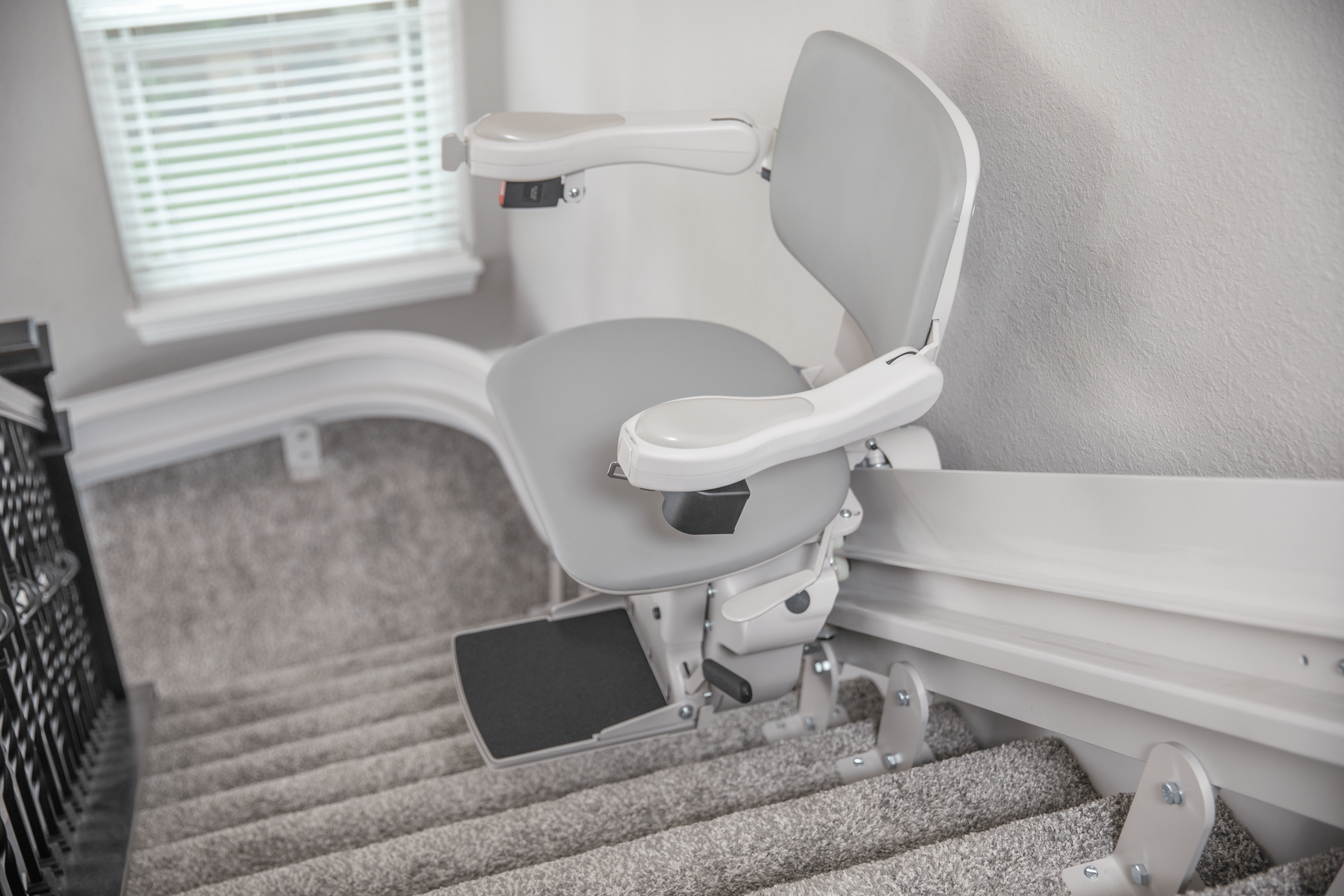Read more about the article Can Stairlifts Be Fitted to Any Stairs?