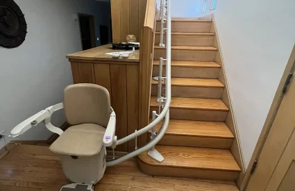 Curved stairlift