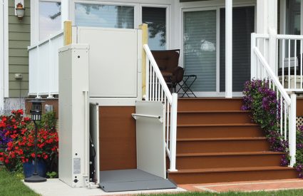 Outdoor wheelchair lift