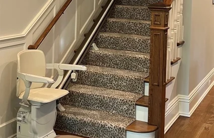 Residential straight stair lift